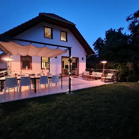 Apartment Szamosvilla - Bbq, 8bdrm, Very Close To Center Budapest